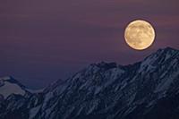 Восход луны над горами. Хребет Ак-Шырак, Сарычат-Э