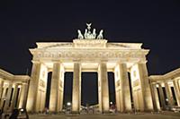 Germany, Berlin, Mitte, Brandenburg Gate in Parise
