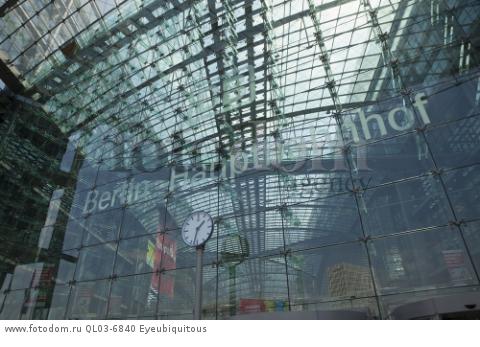 Germany, Berlin, Mitte, Hauptbahnhof steel and glass train station designed by Meinhard von Gerkan.