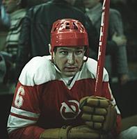 Кадр из фильма «Такая жесткая игра - хоккей», (198