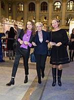 Алина Асси (в центре). Открытие Moscow Fashion Wee